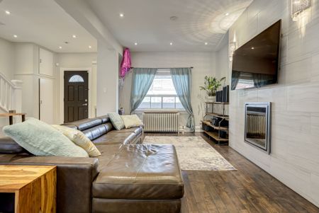 For Lease - 630 Runnymede Road, Toronto, Ontario - Photo 2