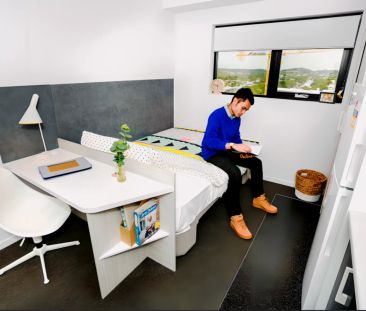 Signature Studio Apartment with balcony - Photo 4