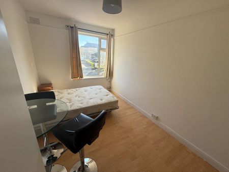 Room in a Shared Flat, Kenton Lane, HA3 - Photo 2