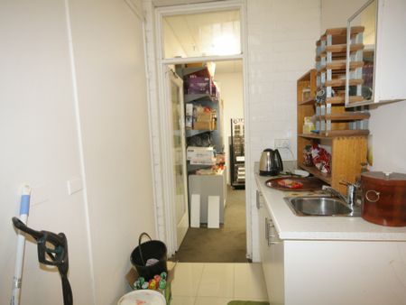 Versatile Shop Opportunity in the Heart of Noble Park - Photo 4