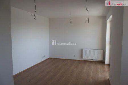 Pronájem moderního bytu 2+kk s lodžií v Mělníku - Photo 2