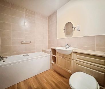 2 bedroom flat to rent - Photo 2