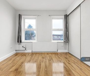 4 bedroom semi-detached house to rent - Photo 6