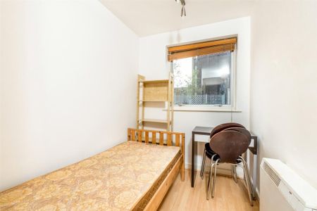 3 bedroom property to let - Photo 2