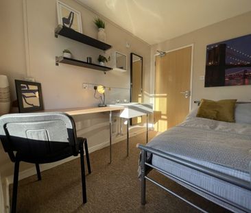 4 Bed - Flat 4, Cathedral Court â€“ 4 Bed - Photo 4