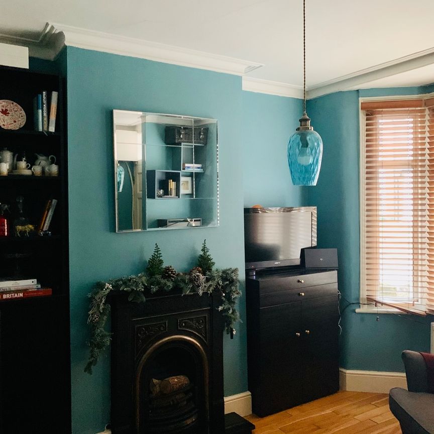 2 Bed Terraced House, Tennyson Road, E15 - Photo 1