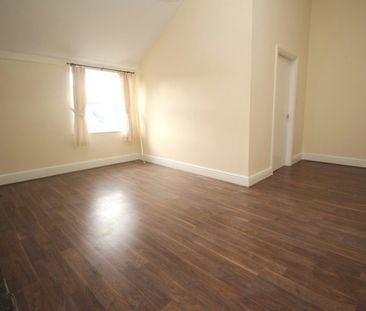 Flat to rent on - Photo 5