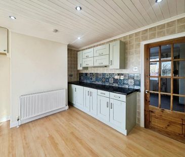 2 bedroom semi-detached house to rent - Photo 6