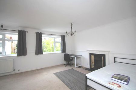 3 bedroom maisonette to rent - Photo 3