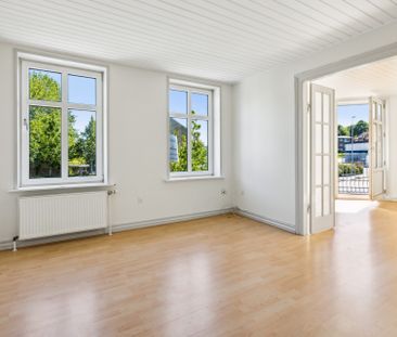 Dejlig og rummelig 4-værelses lejlighed - Foto 2