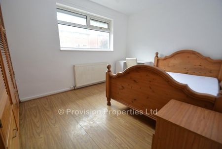 2 bedroom semi-detached house to rent - Photo 3