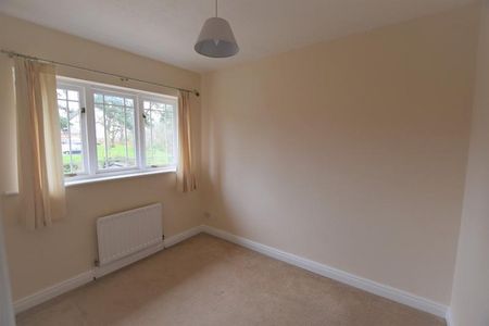 Abingdon Close, Macclesfield - Photo 2