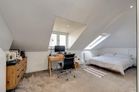 Adamson Road, Belsize Park, London - Photo 2