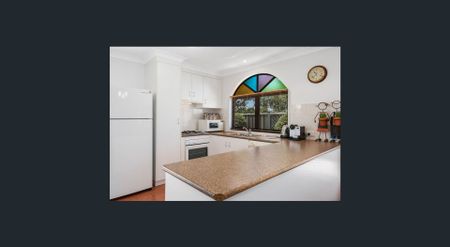 Townhouse with Ducted R/C Air Conditioning - Photo 2