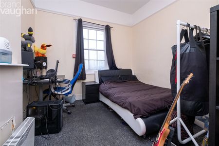 3 bedroom apartment to rent - Photo 4