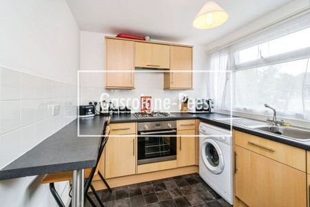 Basingstoke, RG21 - Photo 4