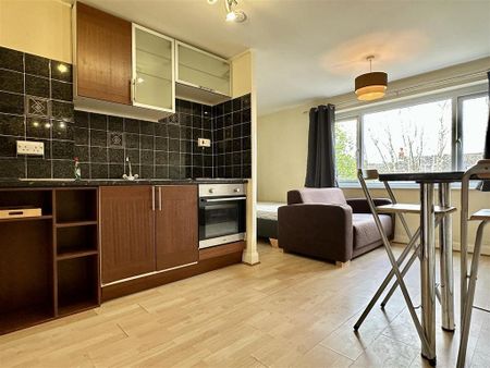 Studio to rent - Photo 2