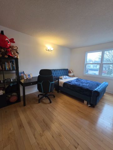 For Lease - 122 Lowe Boulevard, Newmarket, Ontario - Photo 5