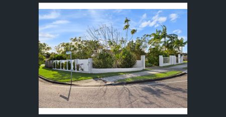 Renovated Lowset with Pool - Photo 4