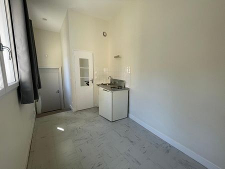 Location appartement 1 pièce 13.75 m2 à Tours - Photo 3
