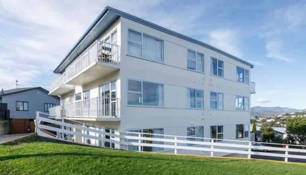 Spacious, Light-Filled Furnished Apartment - Photo 1