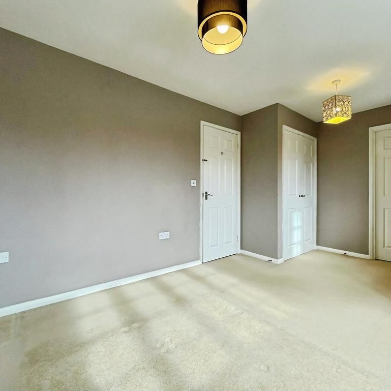 4 bedroom detached house to rent - Photo 1