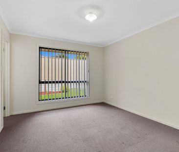 Seaford Meadows Gem: Stylish 3-Bedroom Family Living - Photo 3