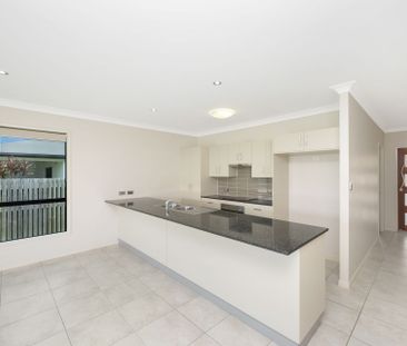 4 Ellenor Street, Mount Low. - Photo 1