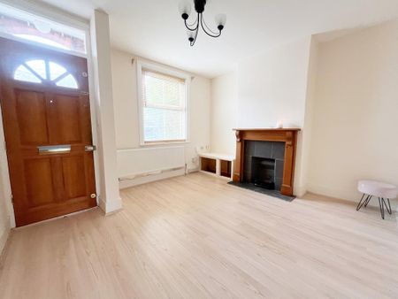 2 bedroom terraced house to rent - Photo 2