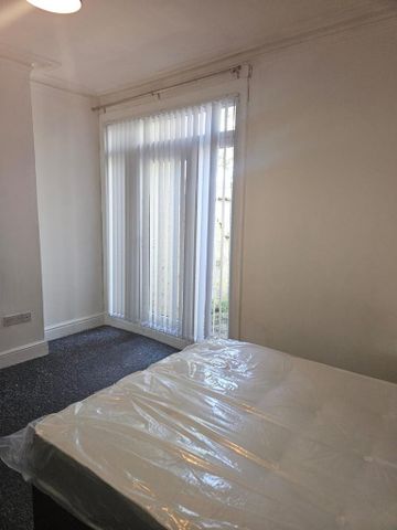 House share to rent - Photo 3