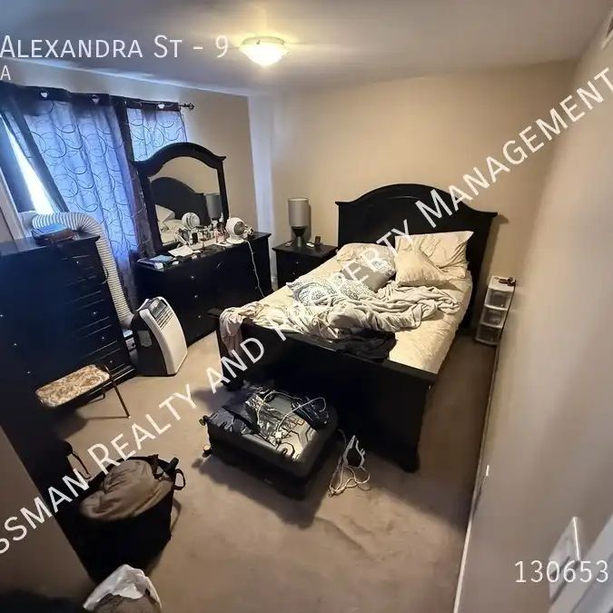1650 Alexandra St — 1 Bedroom - Photo 1