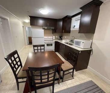 🌟 Spacious 2-Bedroom, 1-Bathroom Basement Suite 🌟 - Photo 1