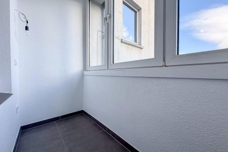 Helle, frisch renovierte 2-Zimmer-Wohnung mit Wintergarten in zentraler Lage von Witten-Mitte – ideal für Singles oder Paare! - Photo 2