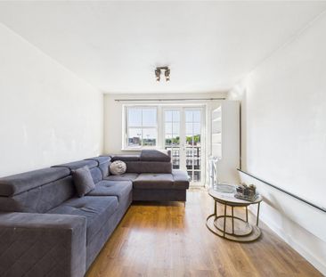 2 bedroom maisonette to rent - Photo 2