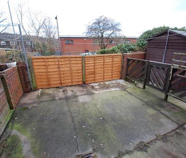 2 bedroom end of terrace house to rent - Photo 2