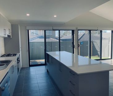 Spacious Home - Photo 3