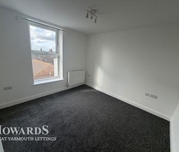 3 bedroom flat to rent - Photo 2