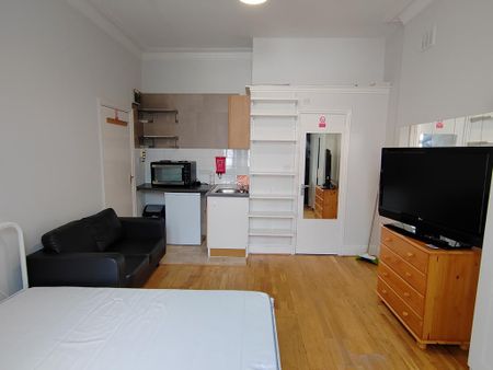 Studio to rent - Photo 2