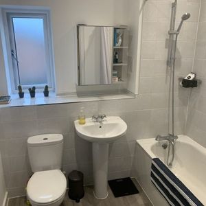 Room in a Shared House, Headingley Avenue, LS6 - Photo 3