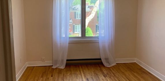 A Louer Ahuntsic 5 1/2 - Photo 2