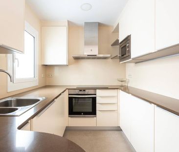 3 room luxury penthouse for rent in Barcelona, Spain - Photo 6