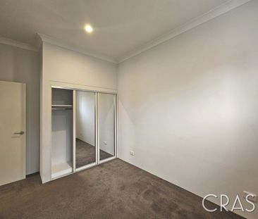 Modern 2x2 Townhouse in Rivervale – Secure Complex & Prime Location - Photo 3