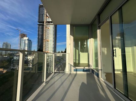 Modern 1 Bedroom Condo With Premium Amenities. - Photo 2