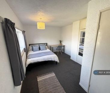 4 bedroom end of terrace house to rent - Photo 6
