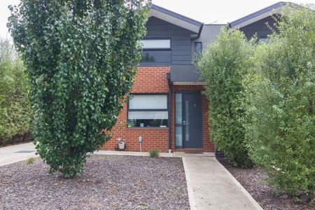 2/6 Arndt Road, Pascoe Vale, VIC 3044 - Photo 3