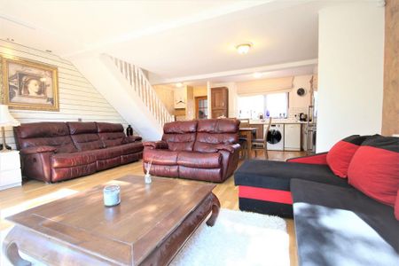 3 bedroom terraced house to rent - Photo 2