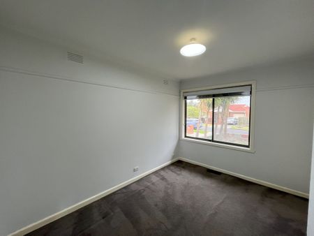 Comfortable Family Living - Photo 5