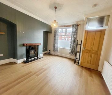 2 bedroom terraced house to rent - Photo 2