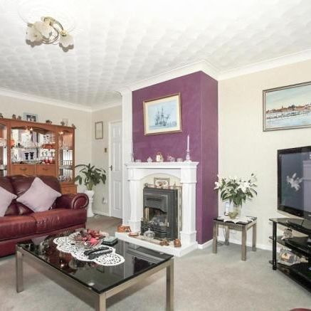 3 bedroom semi-detached house to rent - Photo 1