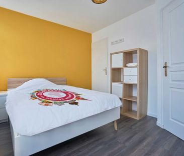 DUNKERQUE R Roommate 5 Bedrooms at Lambersart - Photo 1